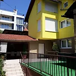 Dino\'S Apartment